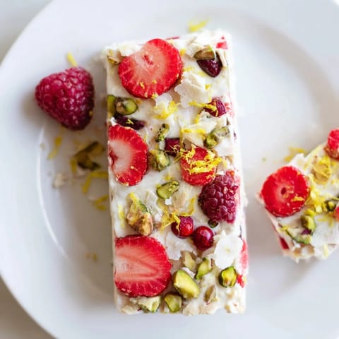 Frozen Yogurt Bark Berries