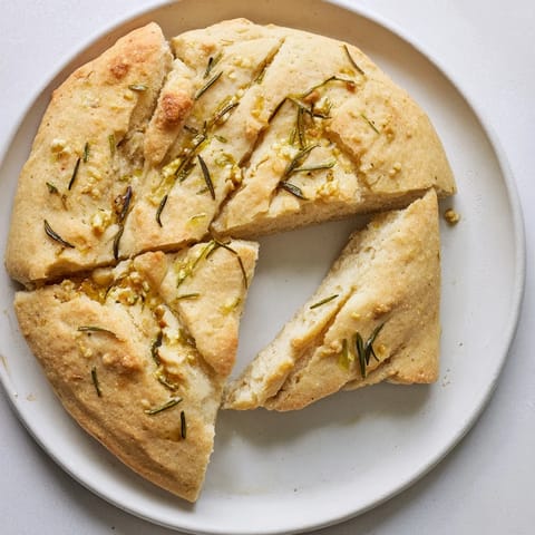Yeast-Free Garlic Rosemary Bannock